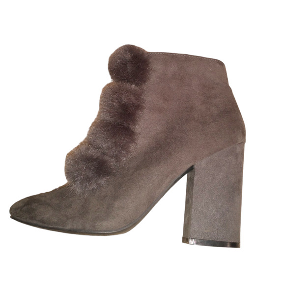 Primark Women's Faux Suede Gray Ankle Boots Heeled Pom-Poms Size 6 Fashionable - Picture 3 of 13